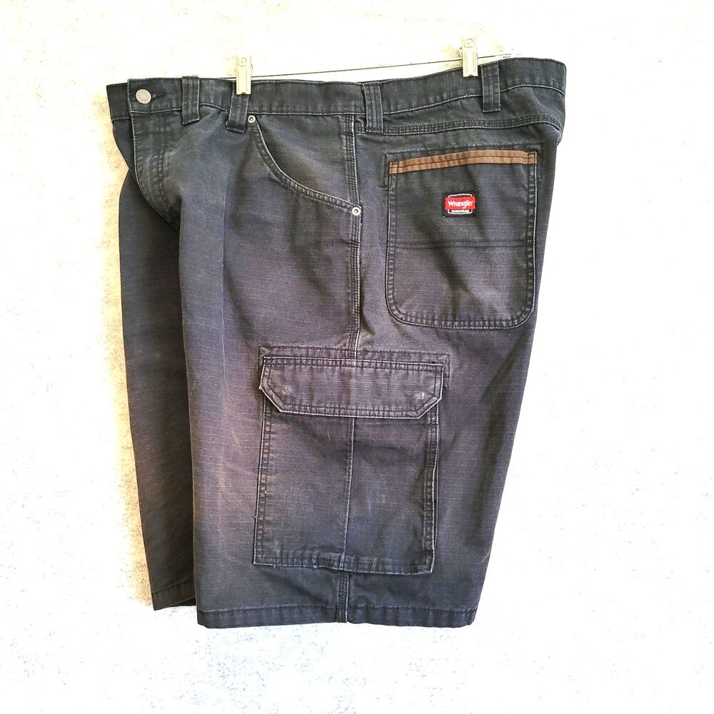 Wrangler Workwear Cargo Shorts Mens Size 42 Black Cotton Pockets Utility Tech